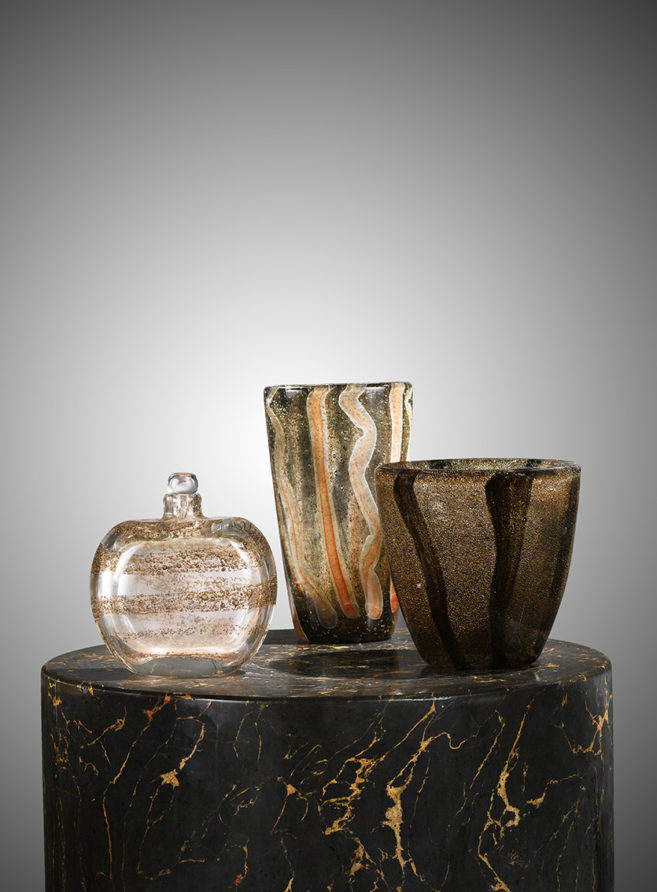 Photographie Nature morte d'objets d'art décoratif mis en vente à Sotheby's.