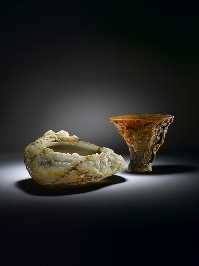 Photographie Nature morte d'objets d'art mis en vente à Sotheby's.