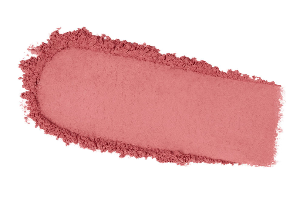 Texture make up Blush, poudre rose étalée.